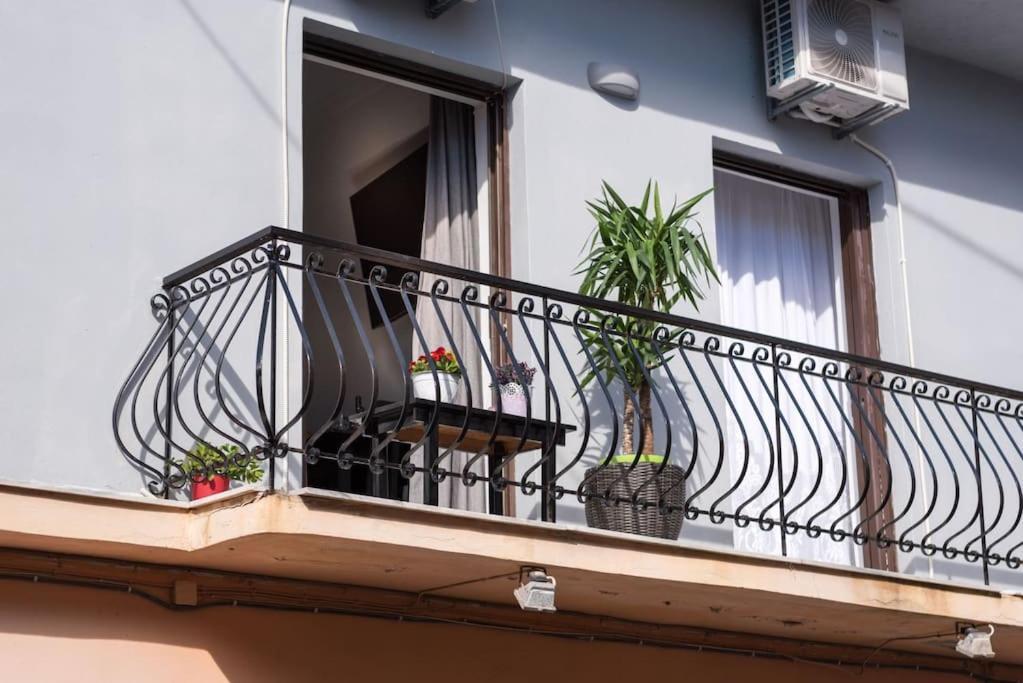 Dean Apartment At Zakynthos Town Exterior photo